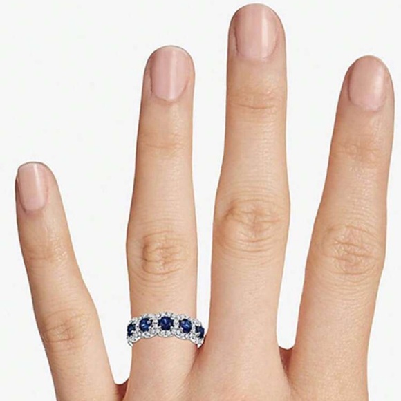 PRINCESS CUT PROMISE RING - Picture 6 of 11